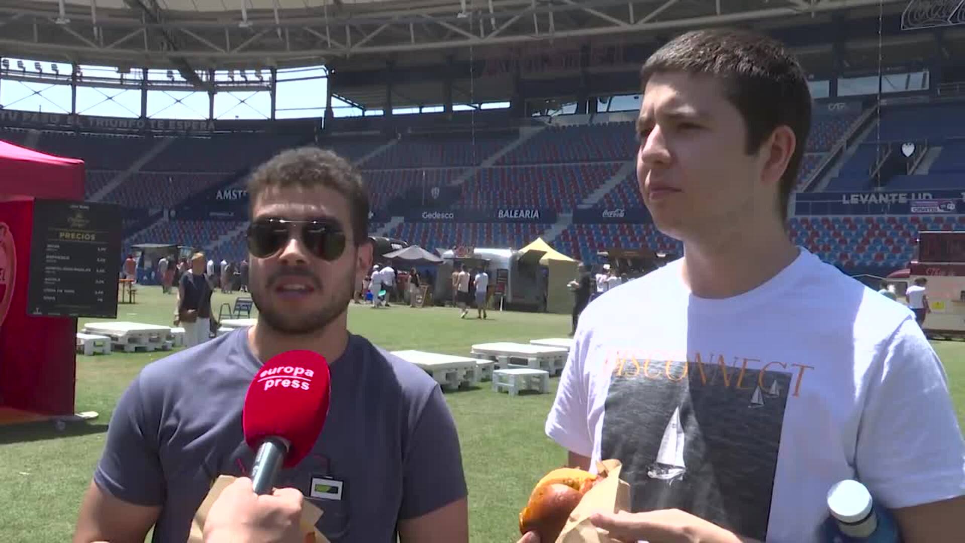 Éxito de personas en The Champions Burger en València