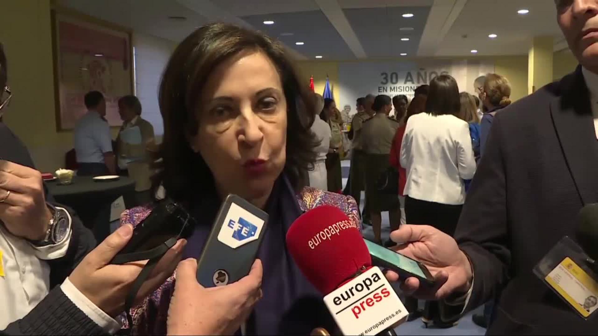 Robles asegura que la llamada a la desobediencia de Torra es &quot;inaceptable&quot;