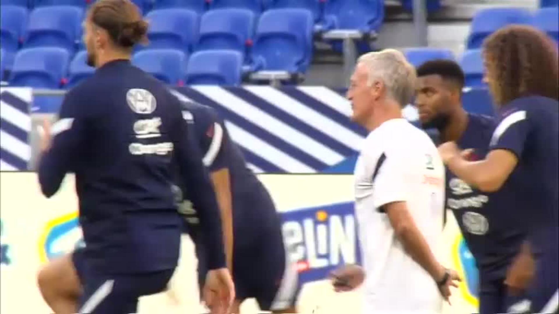 Francia se entrena con la vista puesta en el partido de mañana ante Finlandia