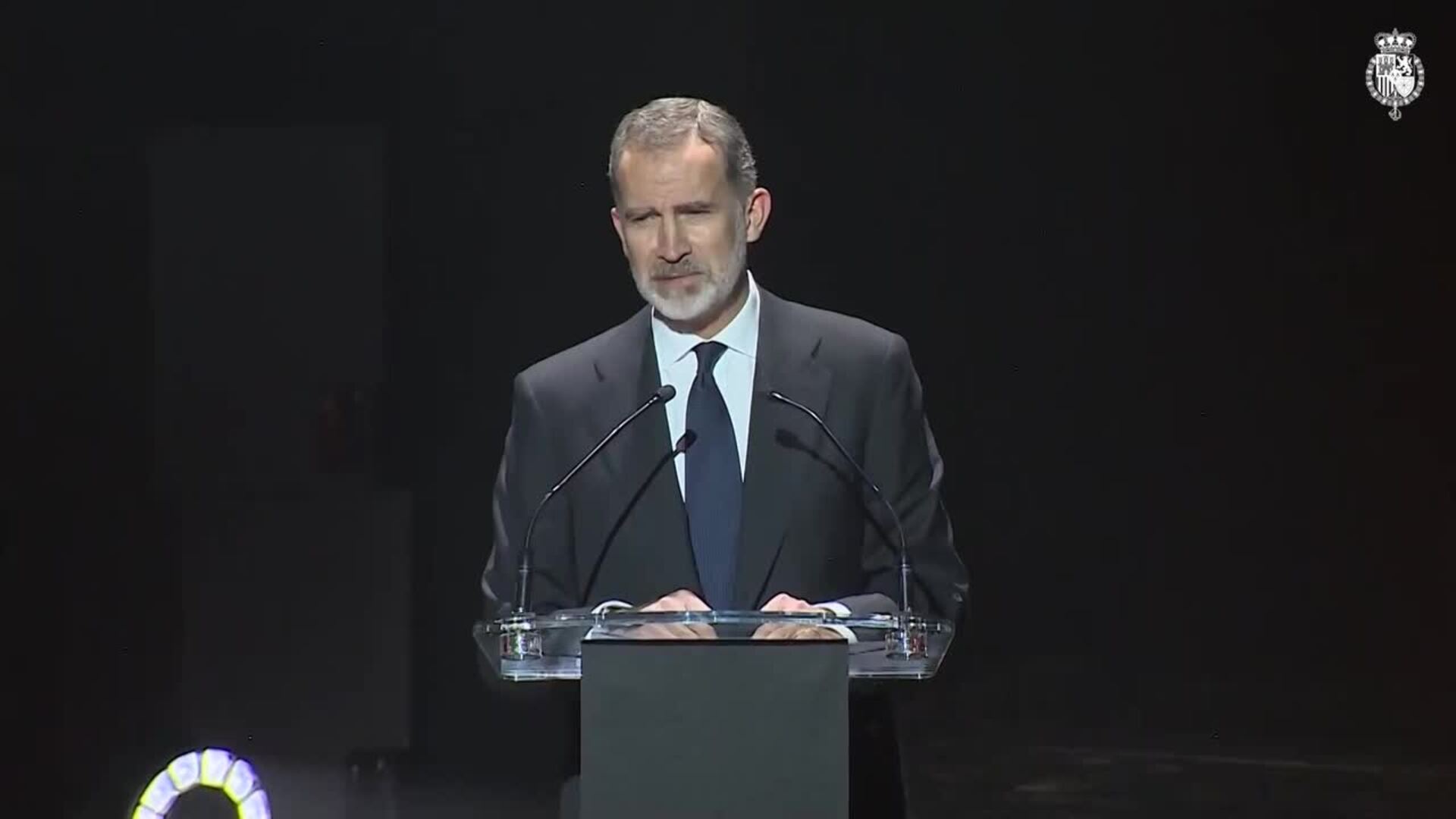 El Rey dice que solo ha tenido &quot;síntomas leves&quot;