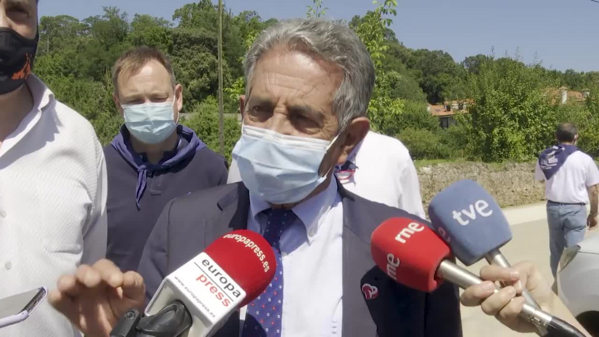 Revilla espera que el &quot;estamento judicial&quot; avale su toque de queda