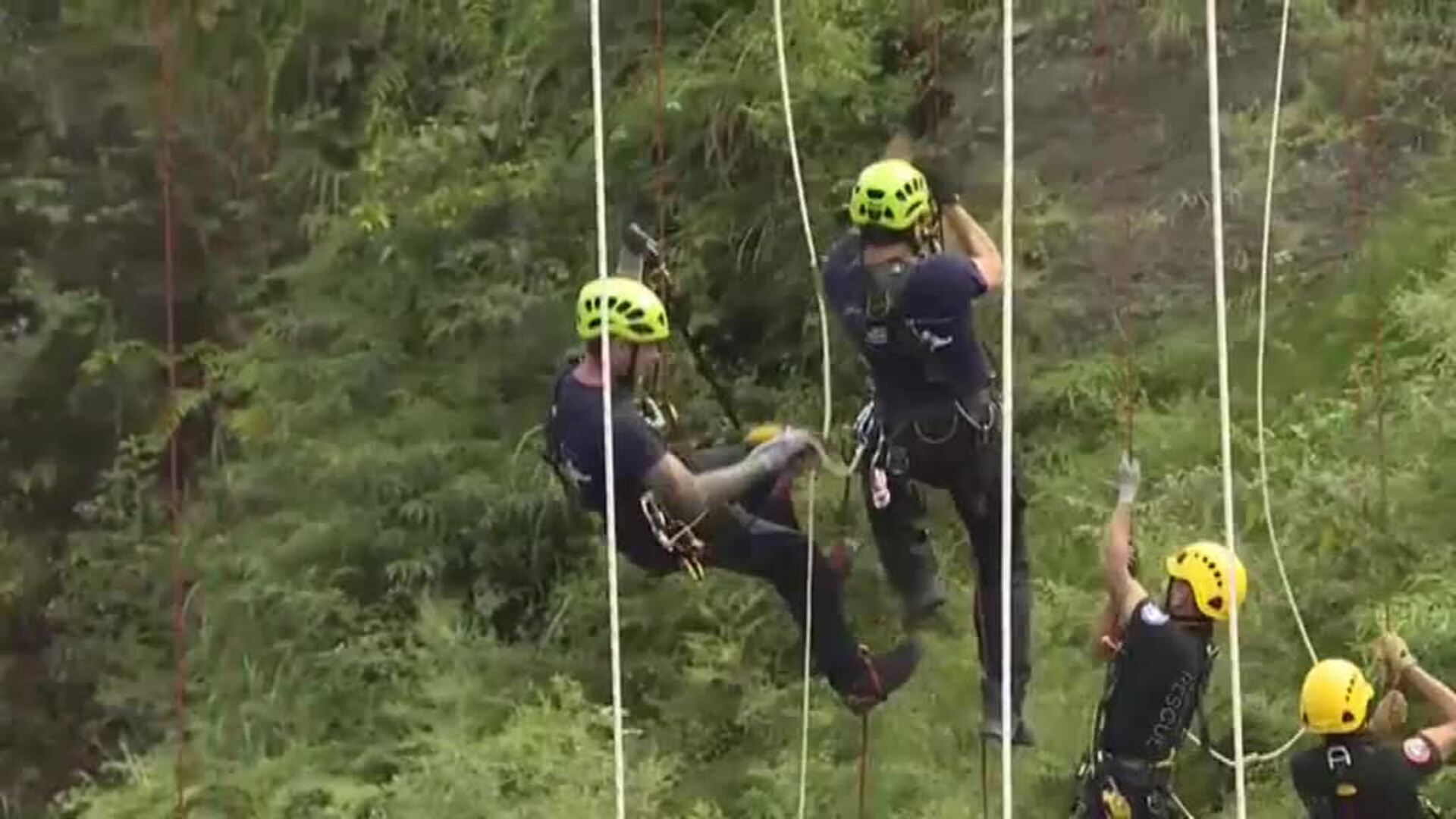 China acoge el Campeonato Internacional de Cuerda de Rescate en la Montaña Jinfo