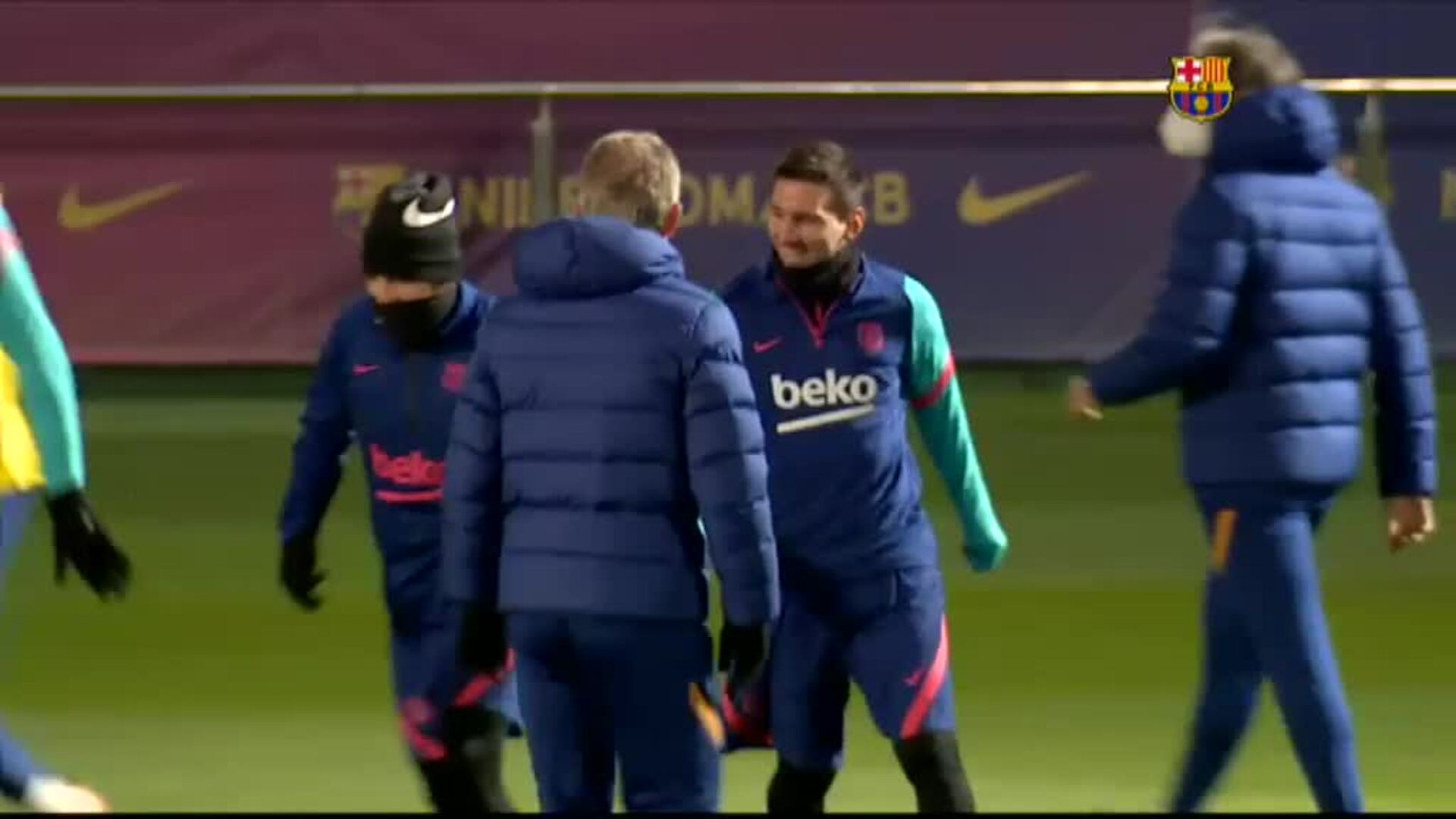 Último entrenamiento del Barcelona antes de su visita a San Mamés