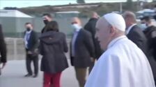El Papa pide en el campamento de refugiados de Lesbos detener «el naufragio de la civilización»