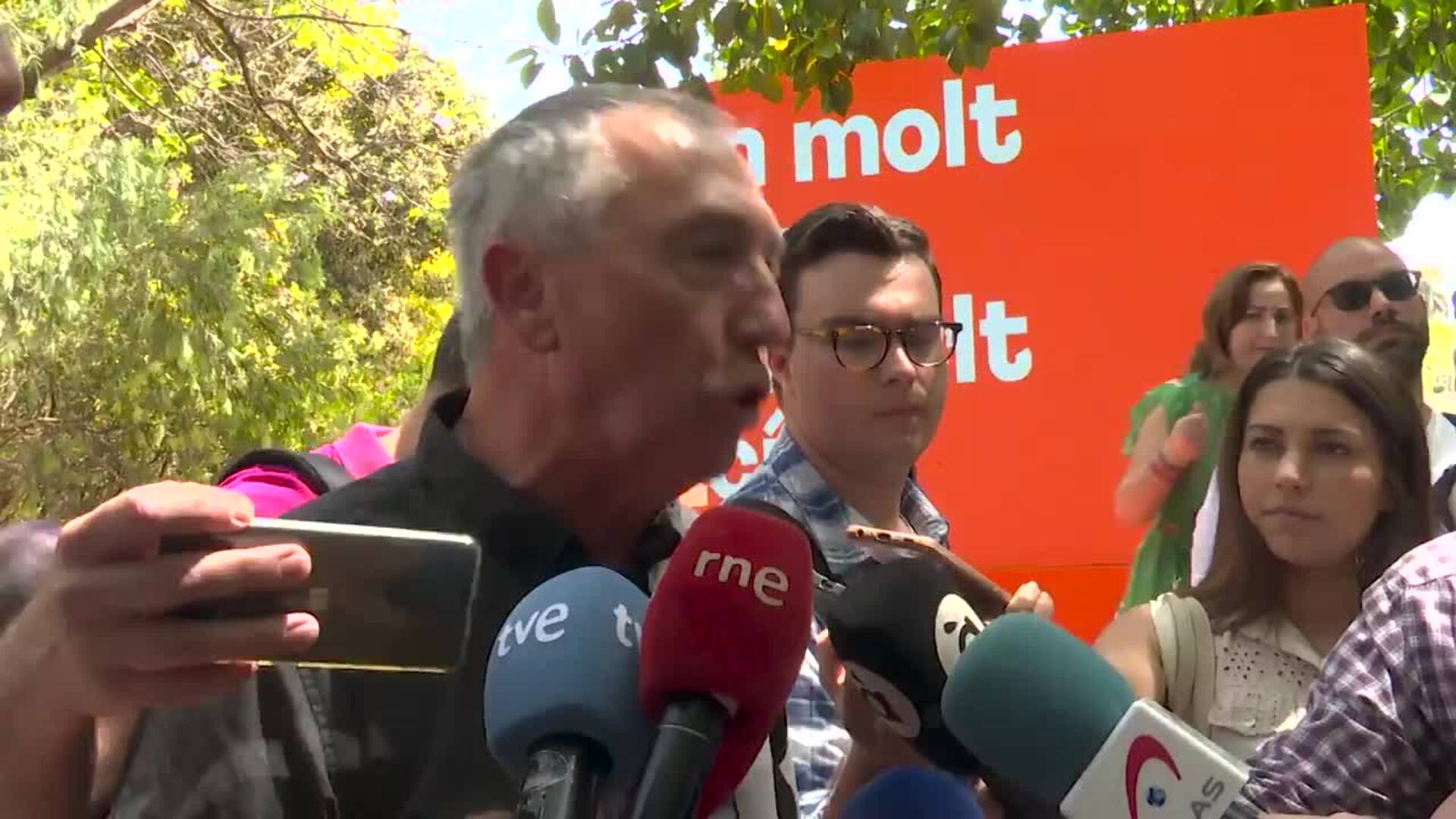 Baldoví dice que pone &quot;la mano en el fuego&quot; por Oltra