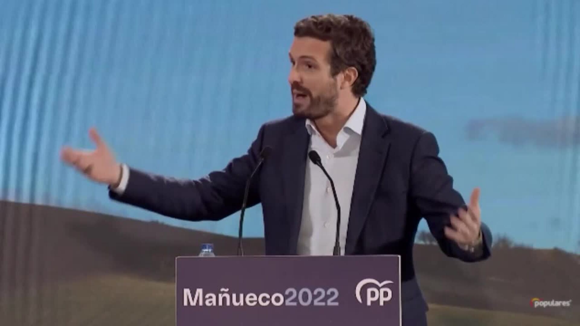 Los movimientos del PSOE y PP marcan el debate político