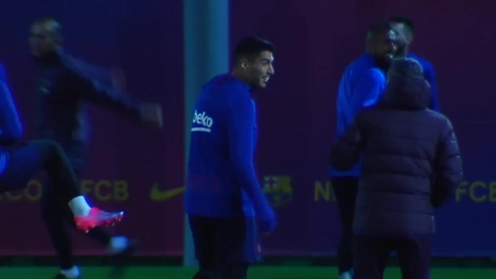 El FC Barcelona acude a entrenar hoy