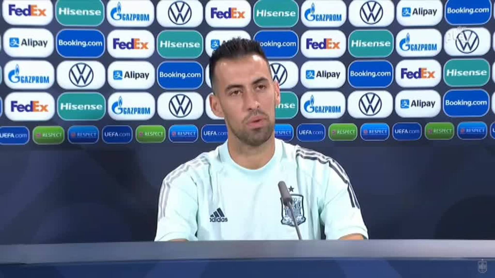 Busquets: &quot;Todos los jugadores que están aquí es por méritos propios&quot;