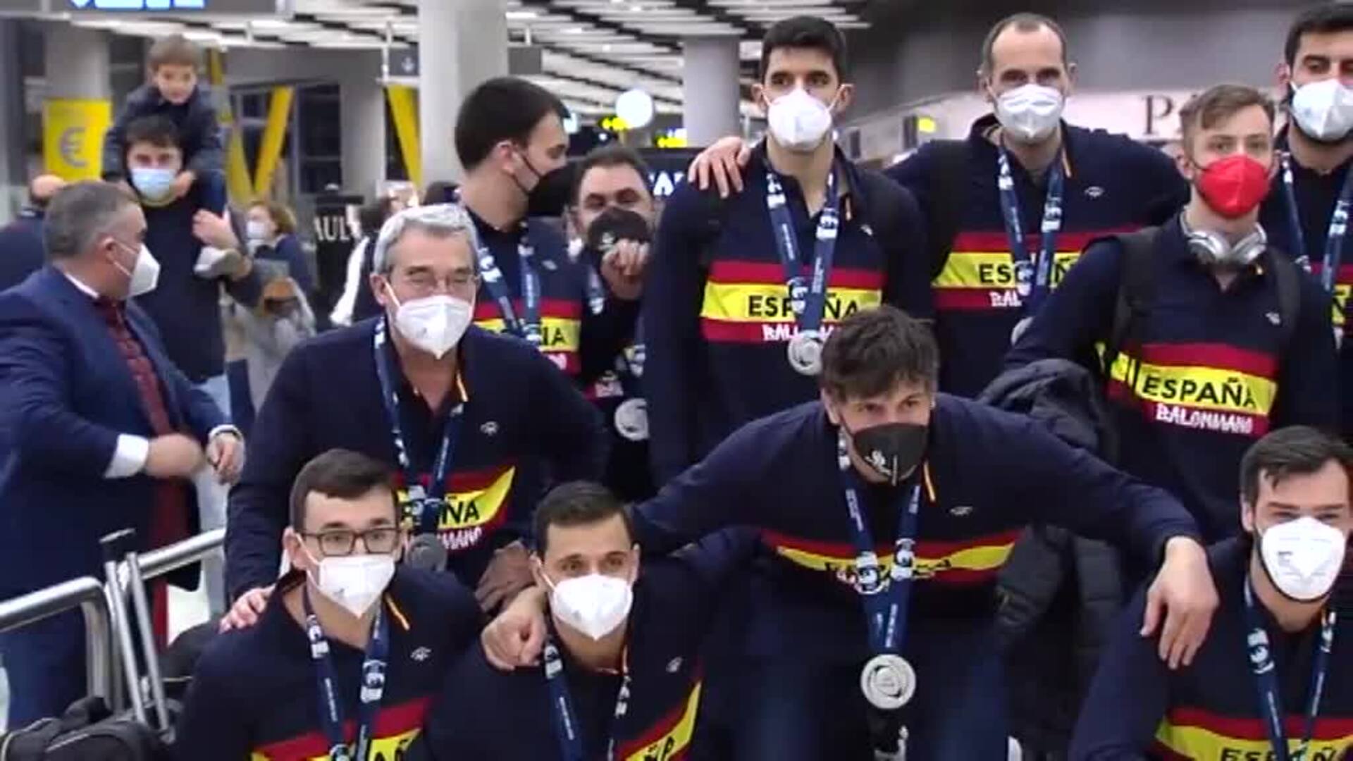 Ya está en Madrid la selección española de balonmano tras lograr la plata en el Europeo