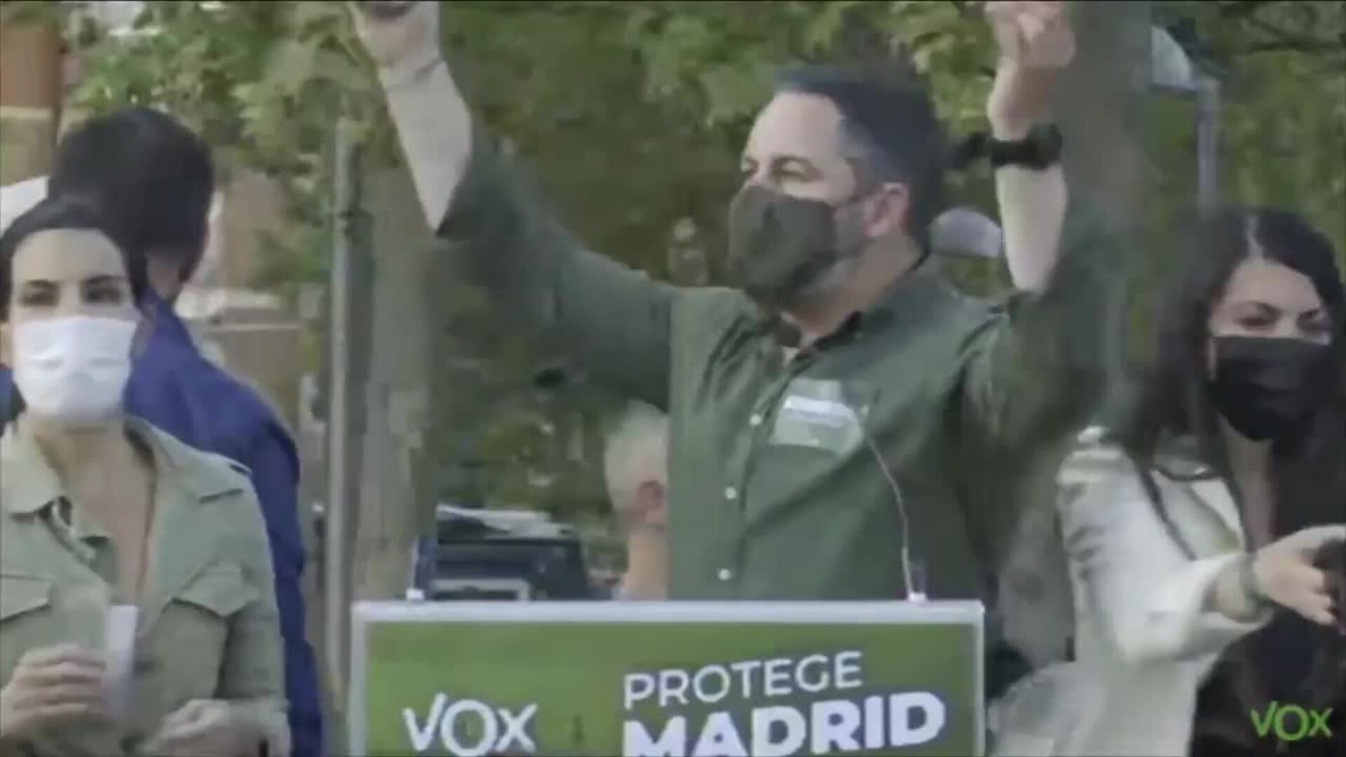 Vox celebra un acto en Vallecas que resulta en cargas policiales y 14 heridos