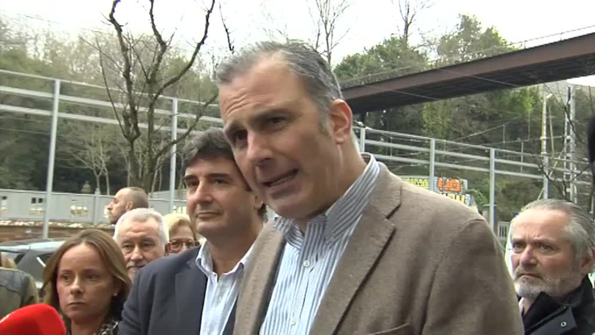 Radicales increpan a Vox en la inauguración de su sede en San Sebastián