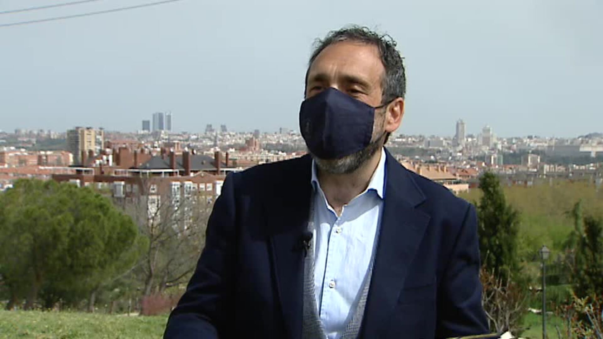 José Manuel Zapata, uno de los grandes tenores españoles, lleva con humor la música clásica al gran público