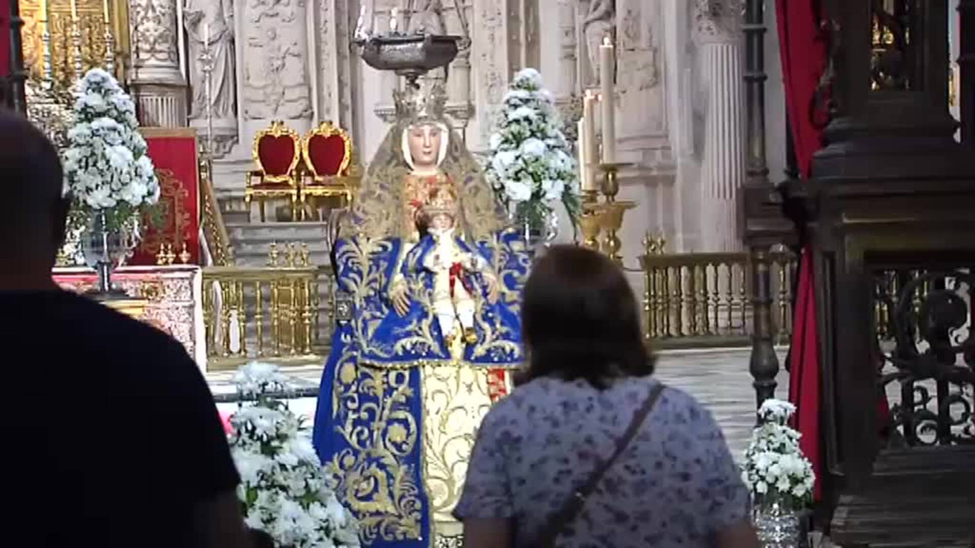La Virgen de los Reyes sin procesión ni besamanos