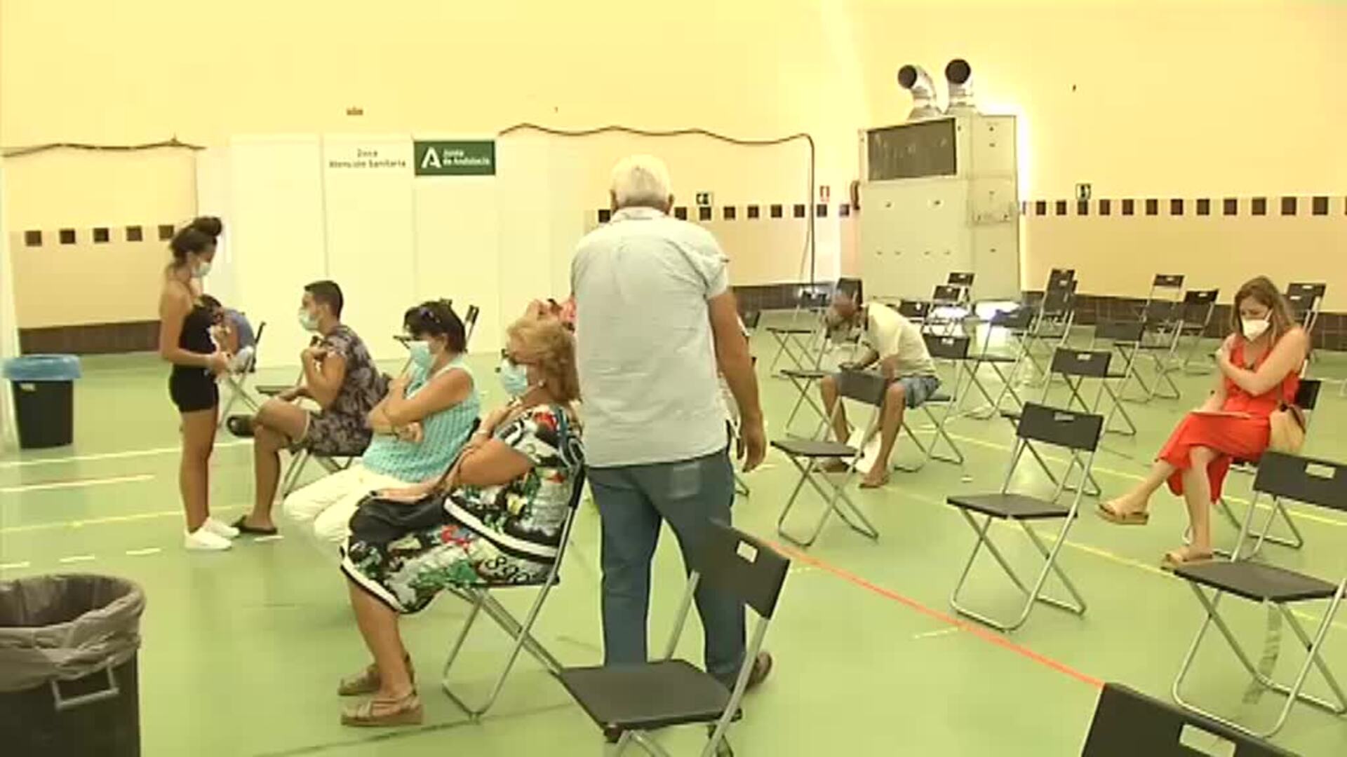 Los expertos priorizan una tercera dosis de la vacuna a las personas mayores