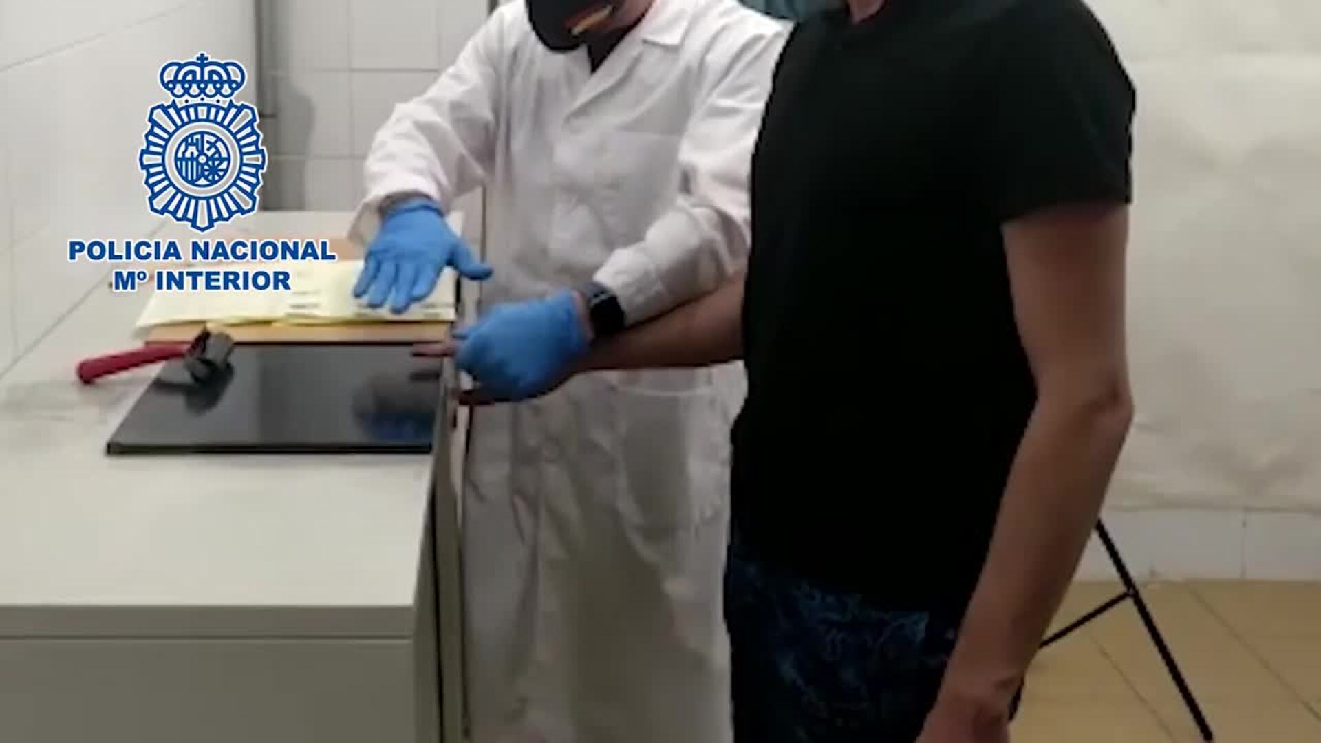 Detenidos dos grafiteros tras pintar tres vagones de Metro en Eugenia de Montijo