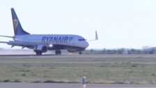 Los tripulantes de cabina de Ryanair convocan diez días de huelga en España