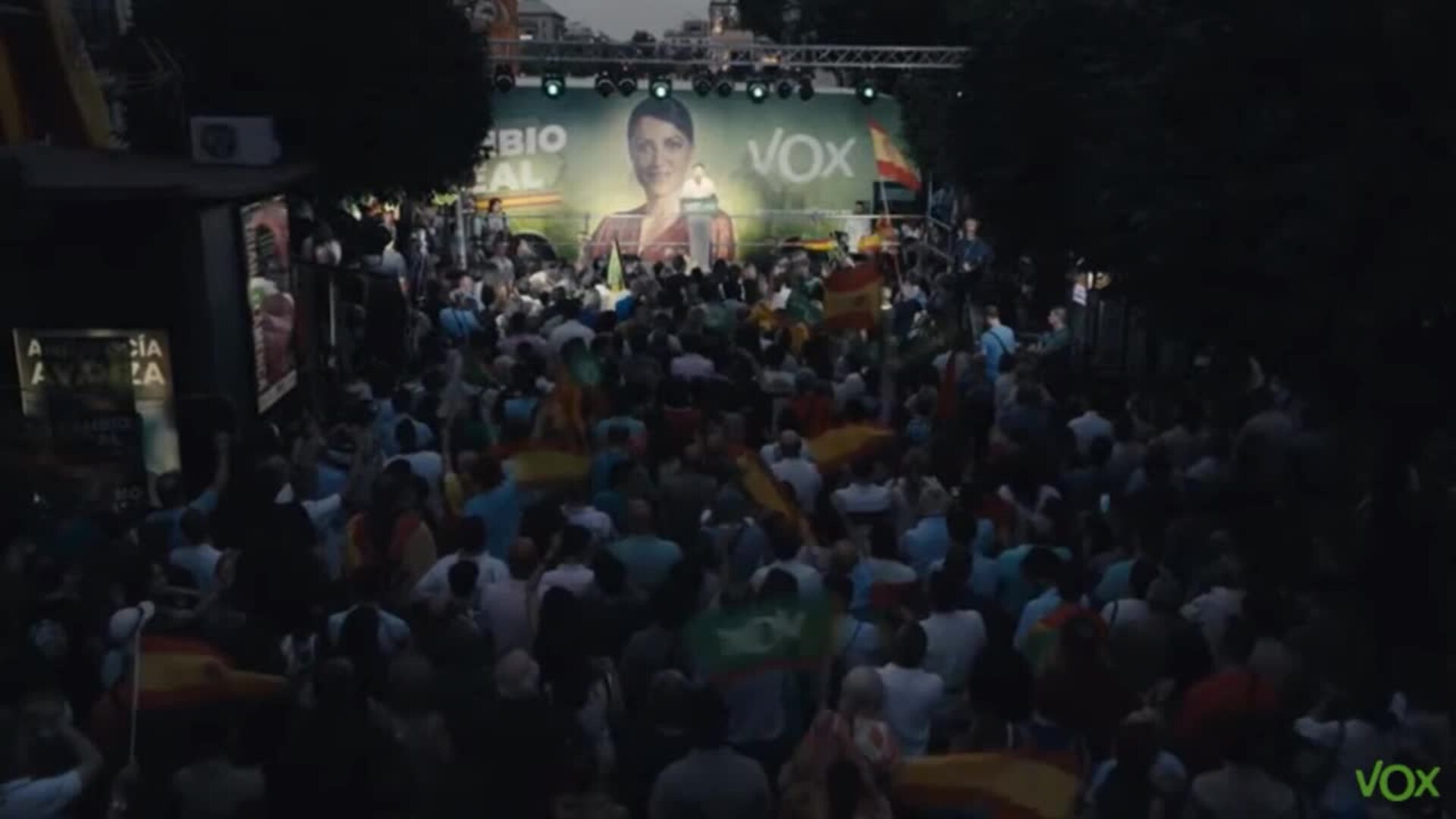 Abascal y Olona cierran la campaña &quot;tendiendo la mano&quot; al PP de Moreno