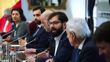 Gabriel Boric se reúne con los reyes Belgas Felipe y Matilde en su primera visita a Chile
