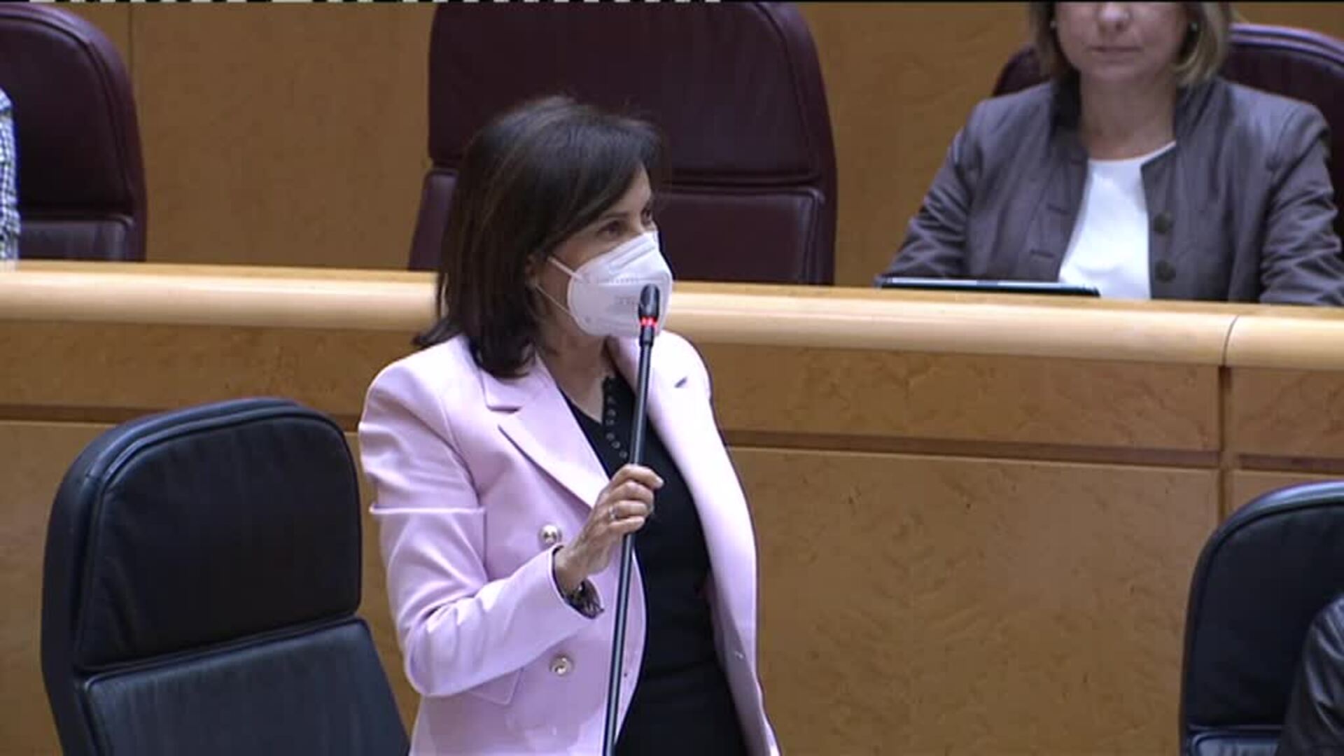 Margarita Robles: &quot;El Gobierno actúa cumpliendo escrupulosamente la legalidad&quot;