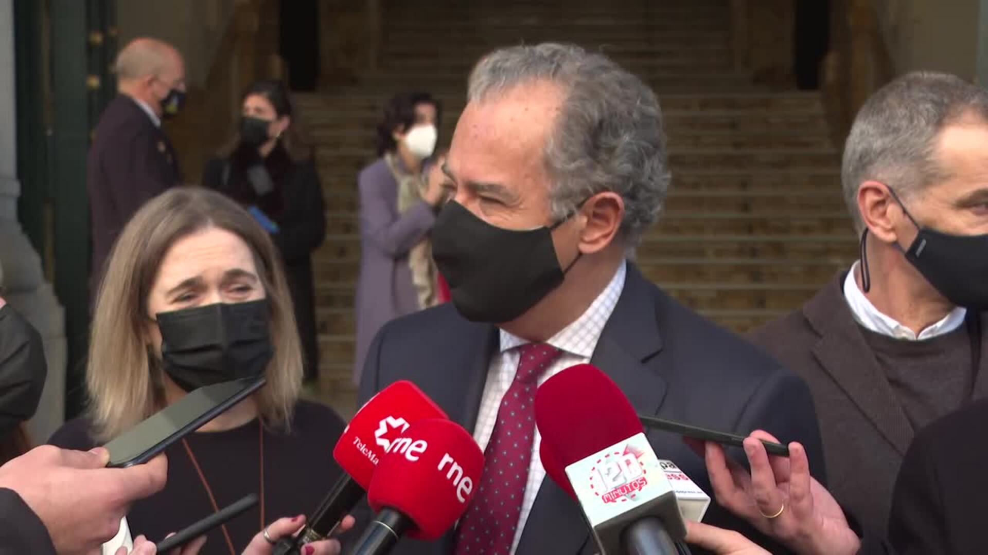 Ossorio critica que PP esté &quot;quemando en la hoguera&quot; a Ayuso