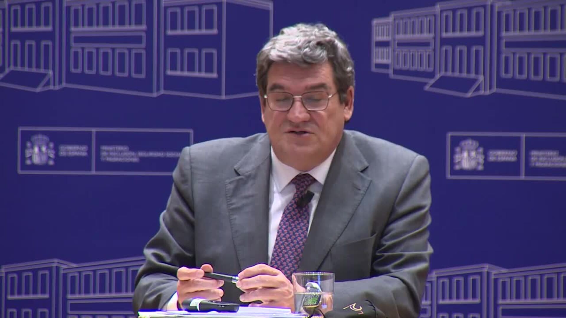 Escrivá asegura que la propuesta para autónomos es &quot;absolutamente consistente&quot;