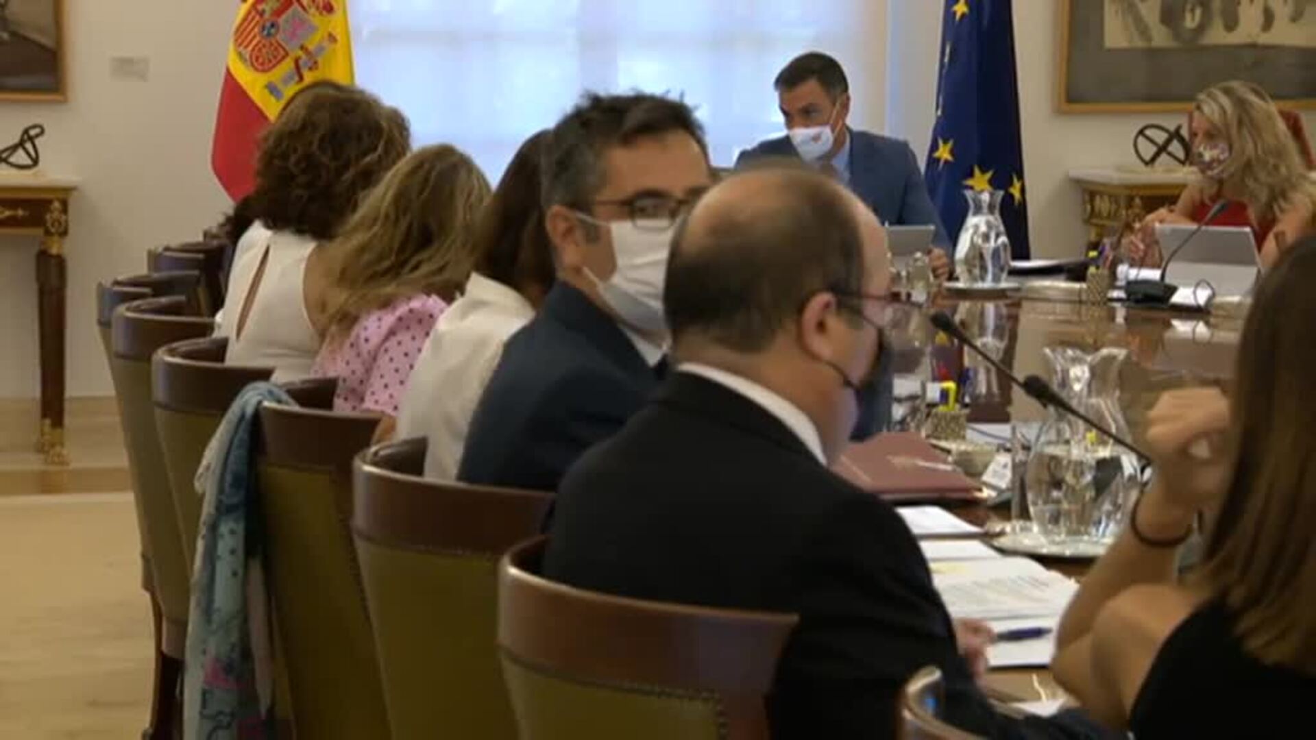 Feijóo insiste en que bajar impuestos contendría la inflación