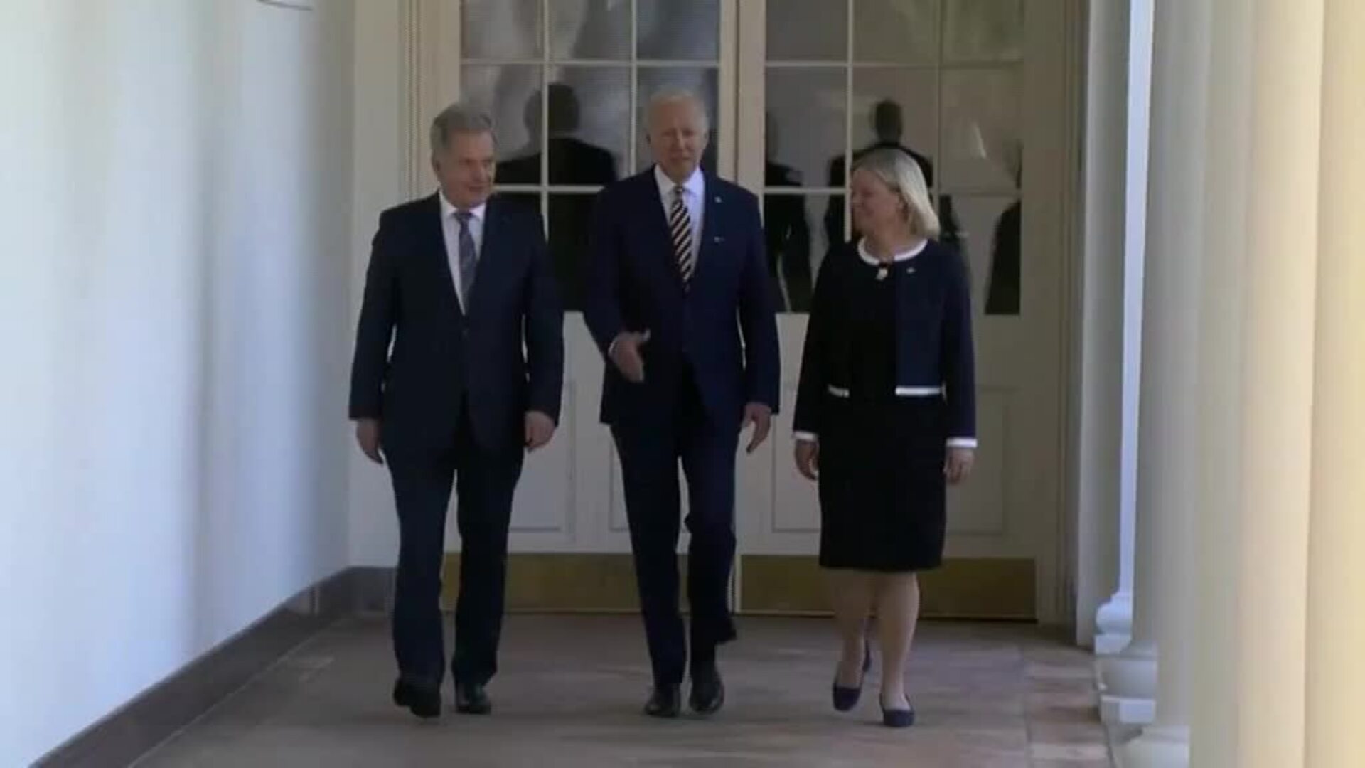 Biden se reúne con los líderes de Finlandia y Suecia