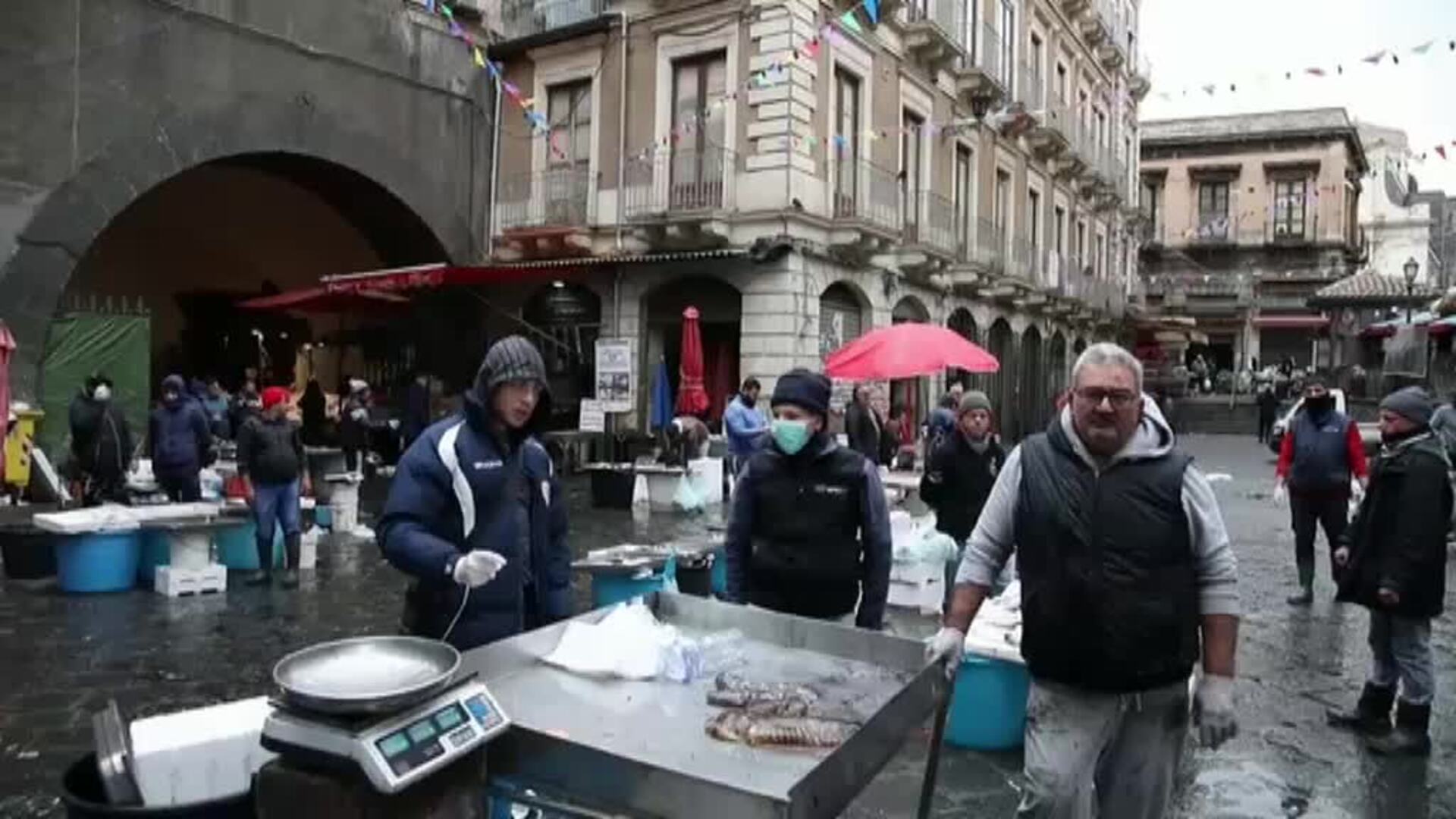 Italia vive su primer día en cuarentena masiva