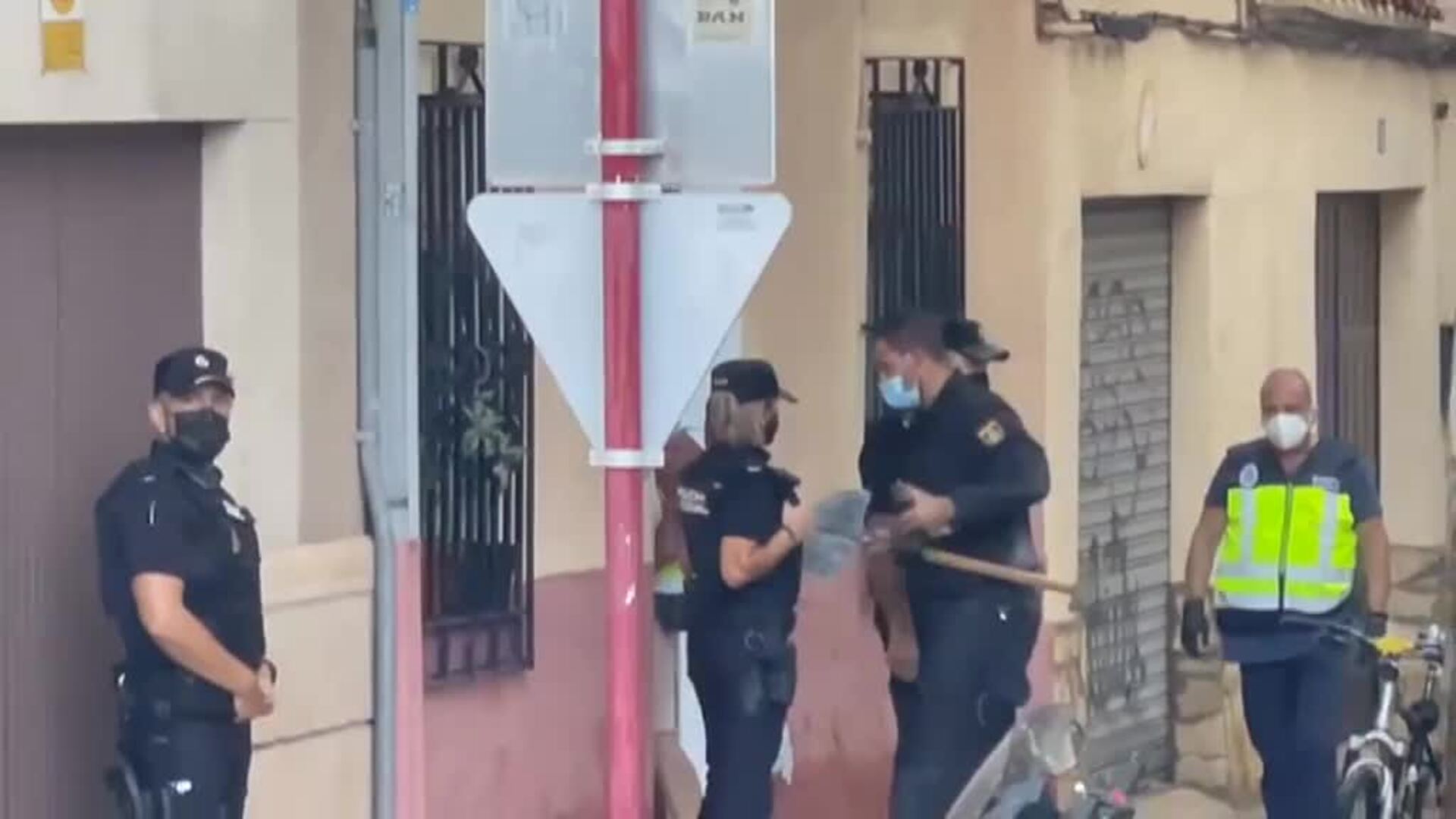 María Isabel, la vendedora de la ONCE, fue emparedada junto a su TPV y múltiples cupones