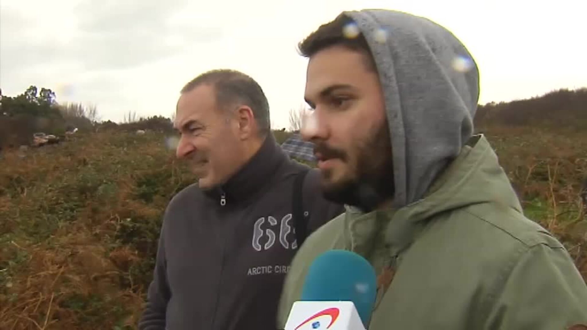 Suspenden el rescate del barco encallado en la ría de Ares