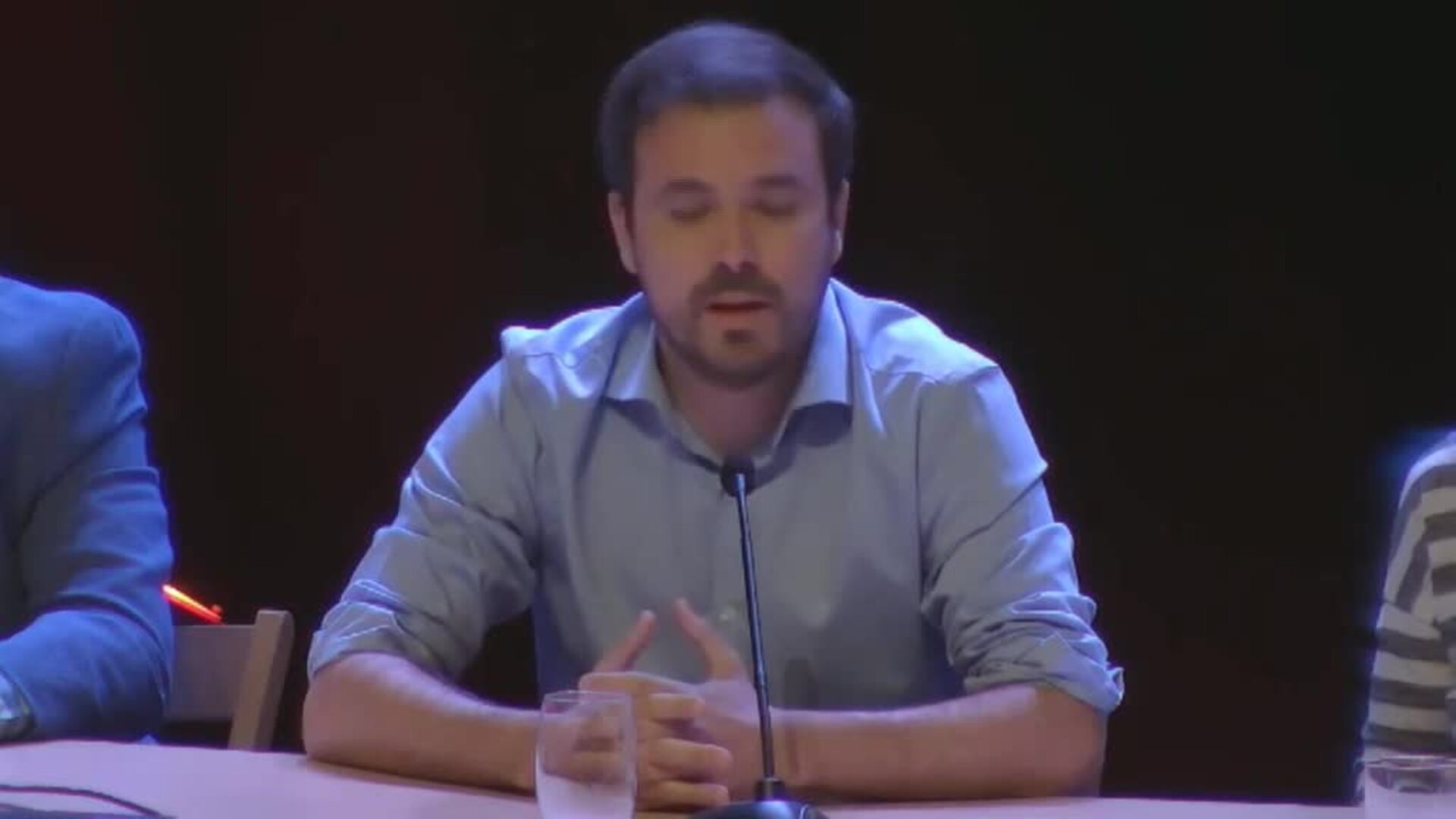 La exhibición del emérito en Galicia encona el debate sobre la monarquía