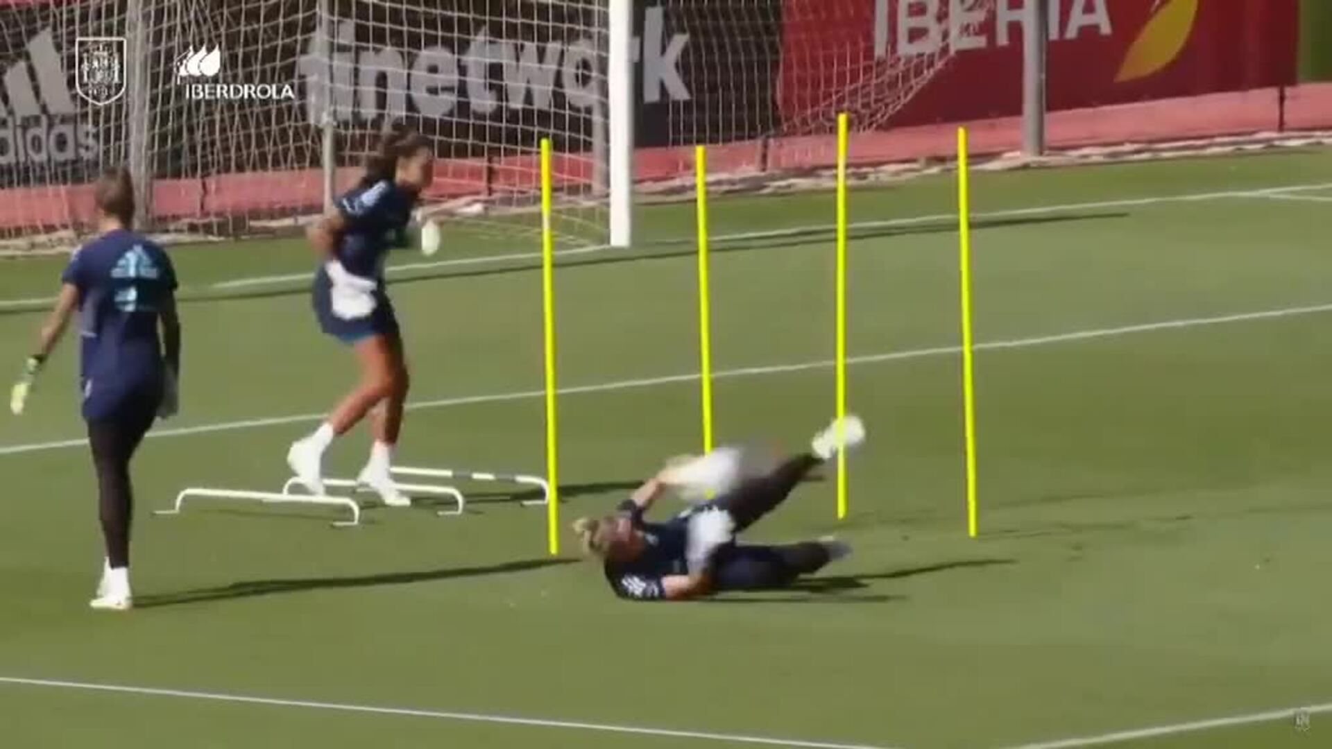 La selección femenina se entrena en Las Rozas mermada por el coronavirus