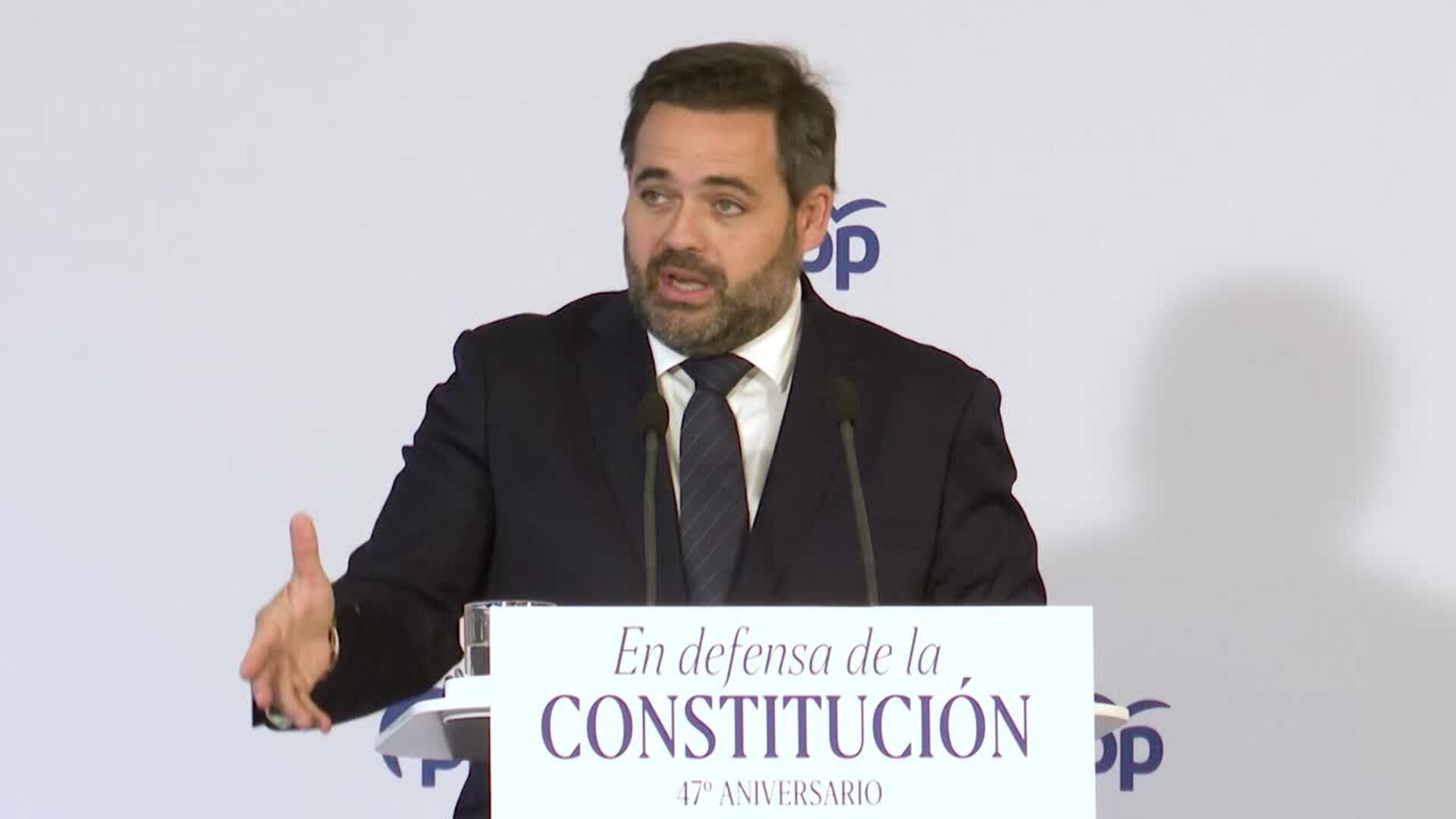 Núñez pide a Page que utilice su influencia para "echar a Sánchez"