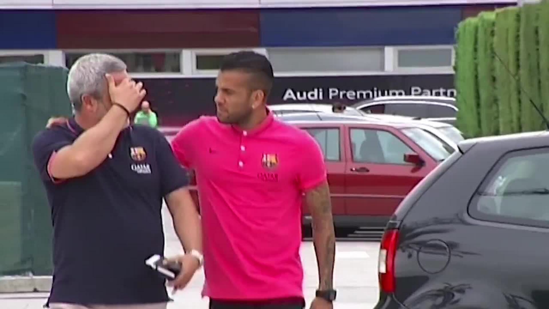Dani Alves regresa al FC Barcelona cinco temporadas después