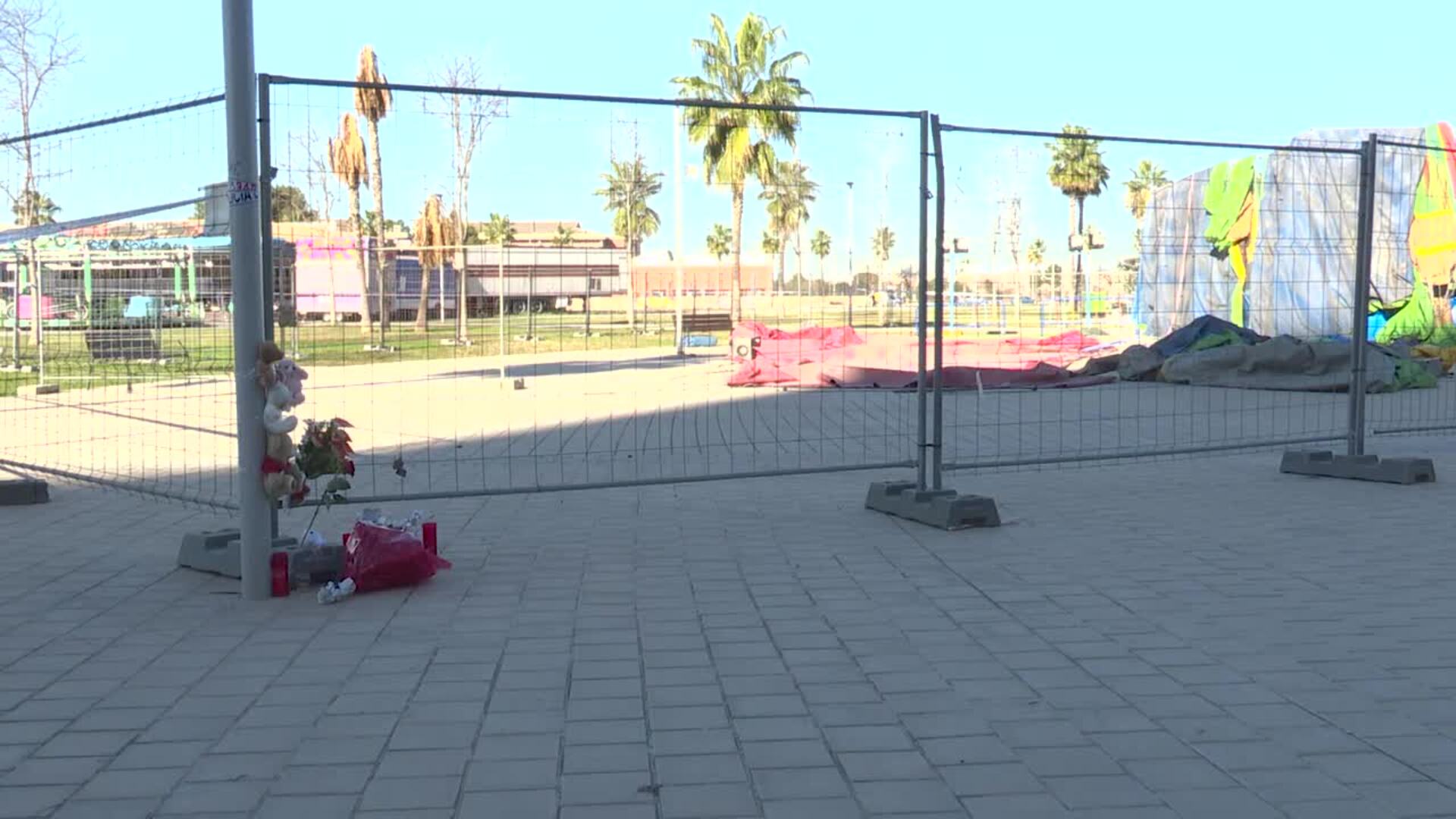 Feriantes y vecinos de Mislata siguen conmocionados por la muerte de la menor