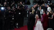 El elenco de 'Alpha' desfila por la alfombra roja del Festival de Cannes