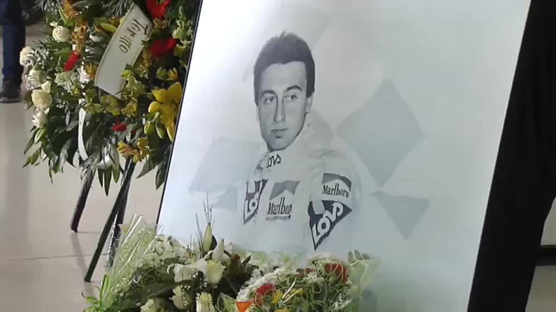 Emotivo adiós a Adrián Campos