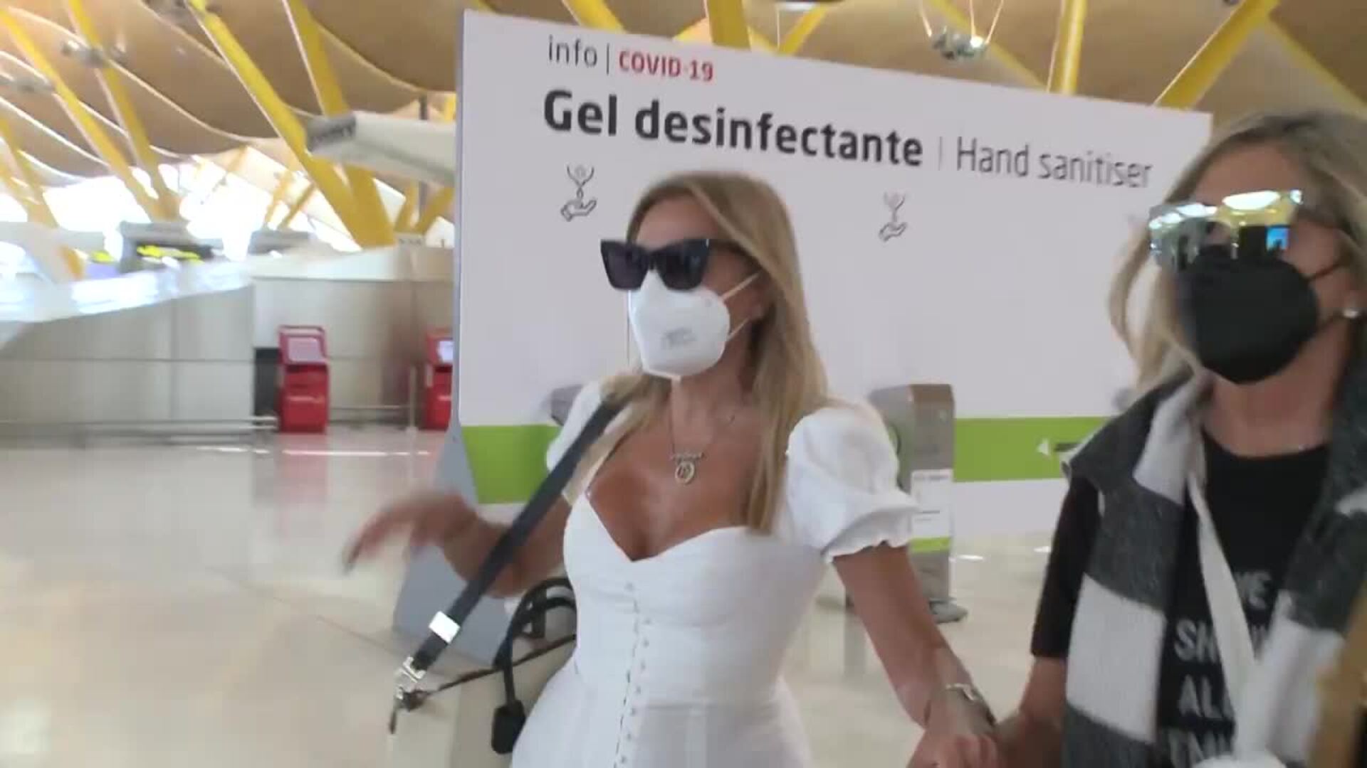 Ana Obregón manda &quot;un ramo de peonías blancas al cielo&quot;