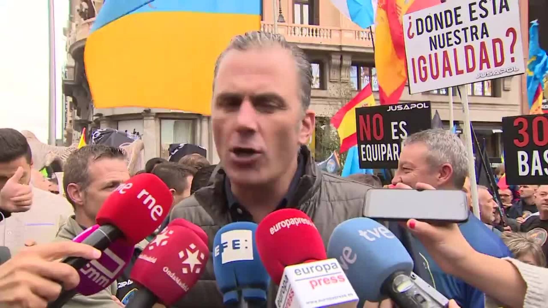 Smith (Vox) exige que se aplique el Estado de emergencia