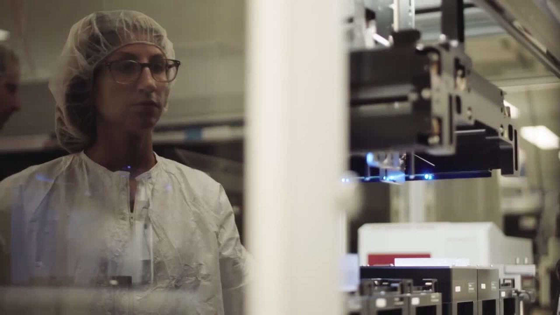 Vacuna de Moderna contra COVID-19 produce una &quot;robusta respuesta inmune&quot;