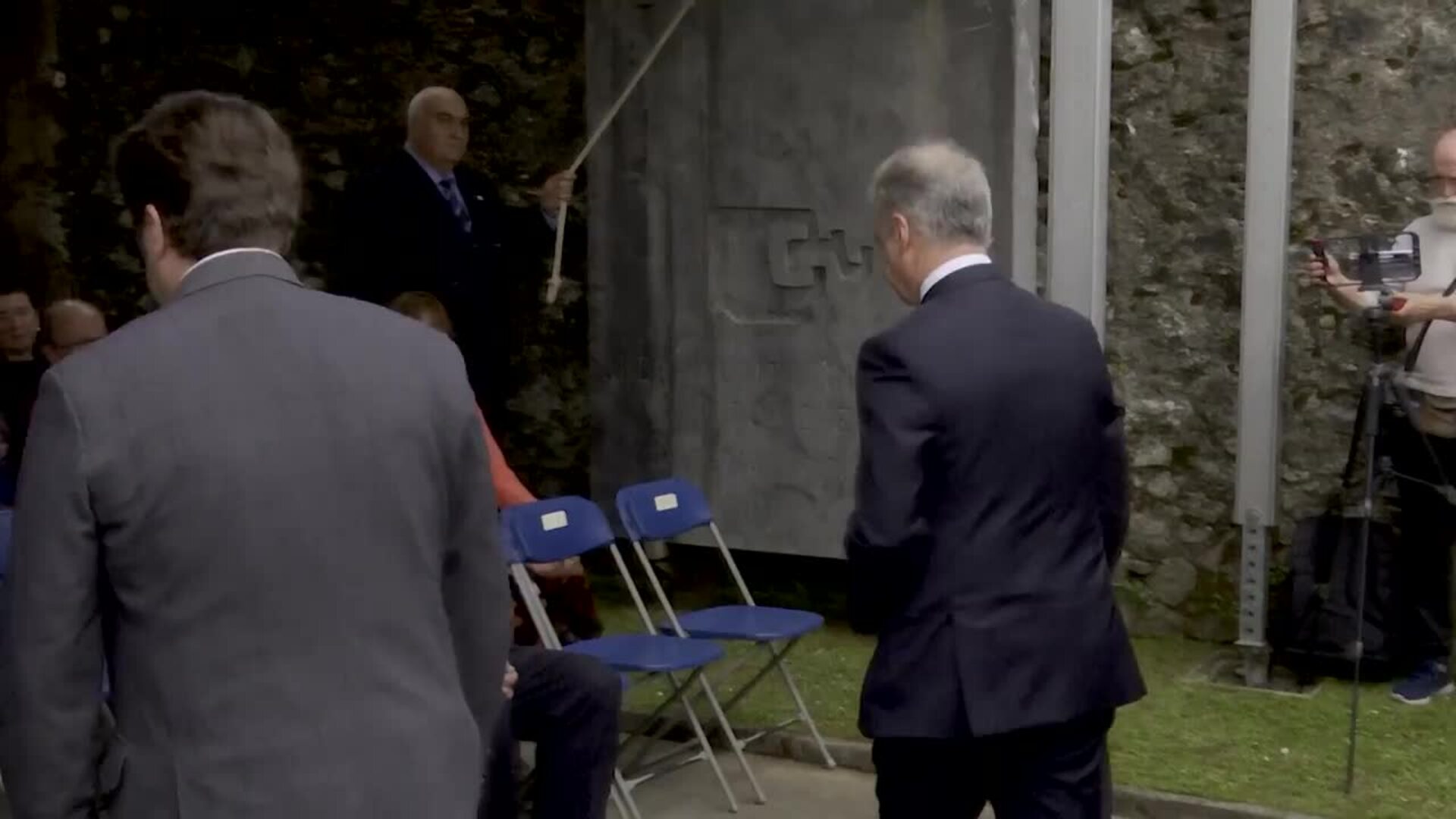 Gernika conmemora el 85 aniversario de su bombardeo con una ofrenda floral