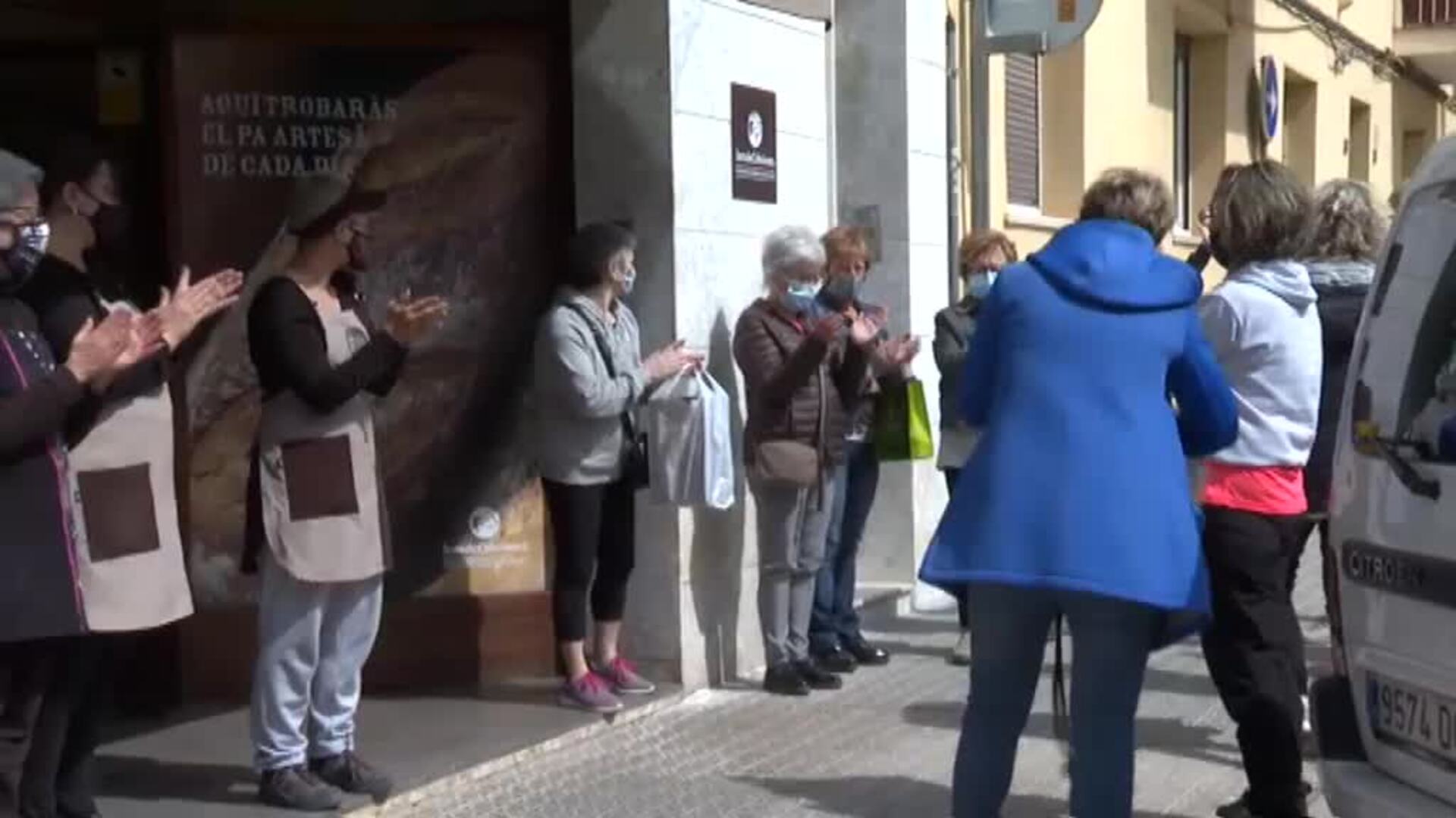 Minuto de silencio en Manresa por el asesinato de Jordina a manos de su exmarido