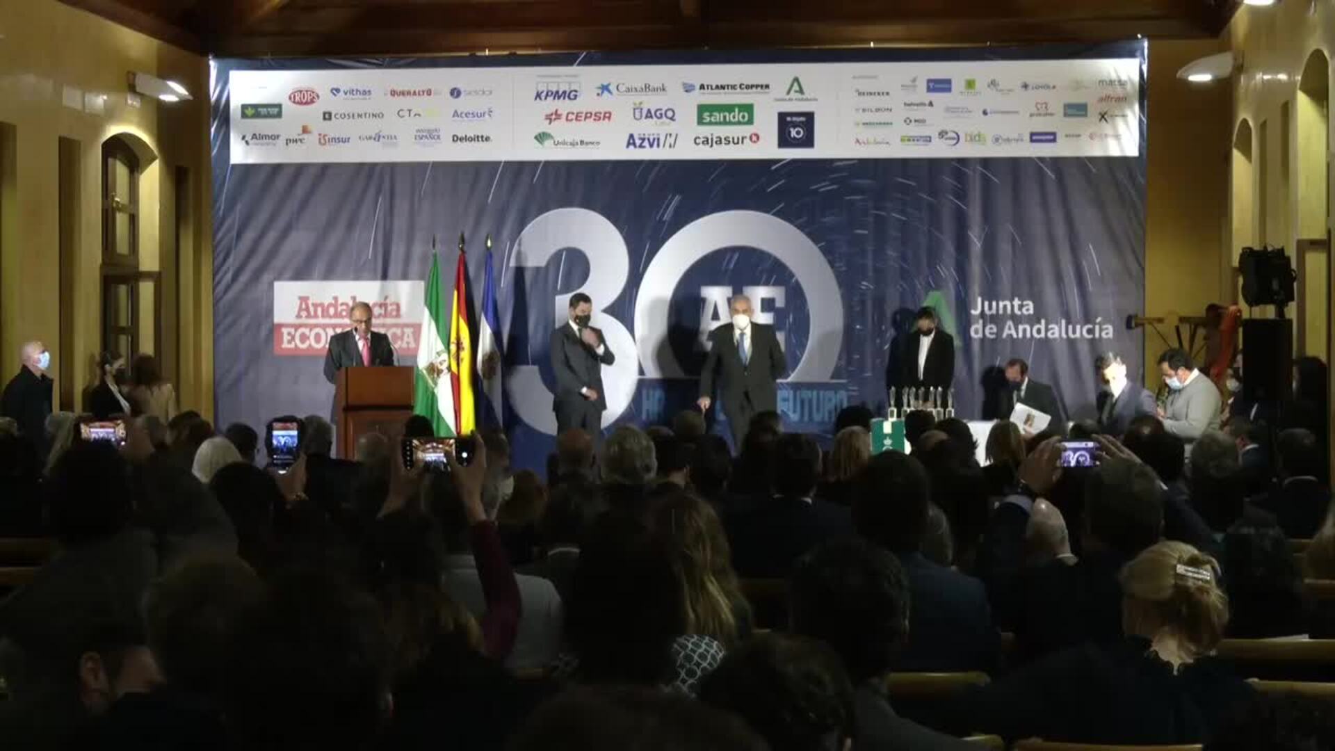 Moreno: &quot;Si empujamos en la misma dirección, Andalucía será la primera comunidad del país&quot;