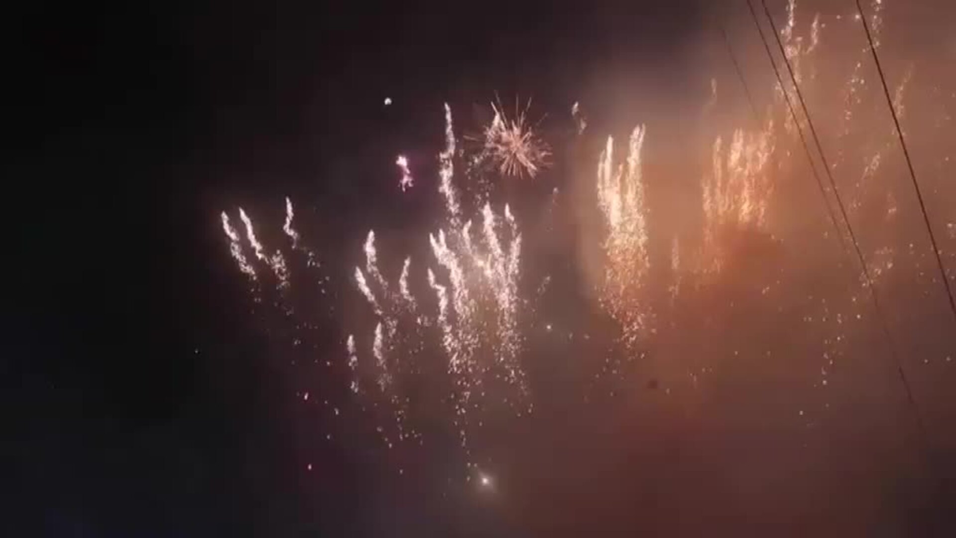 Taiwán recurre al fuego purificador de la pirotecnia para combatir la pandemia