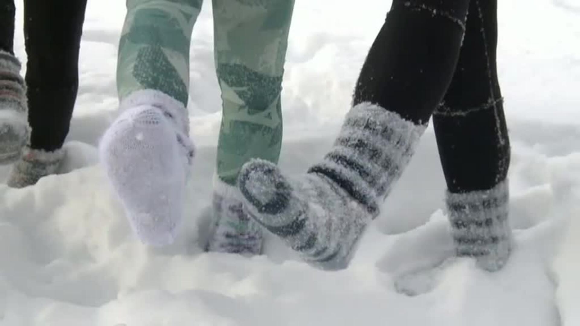 Correr por la nieve con calcetines de lana se está poniendo de moda en Finlandia