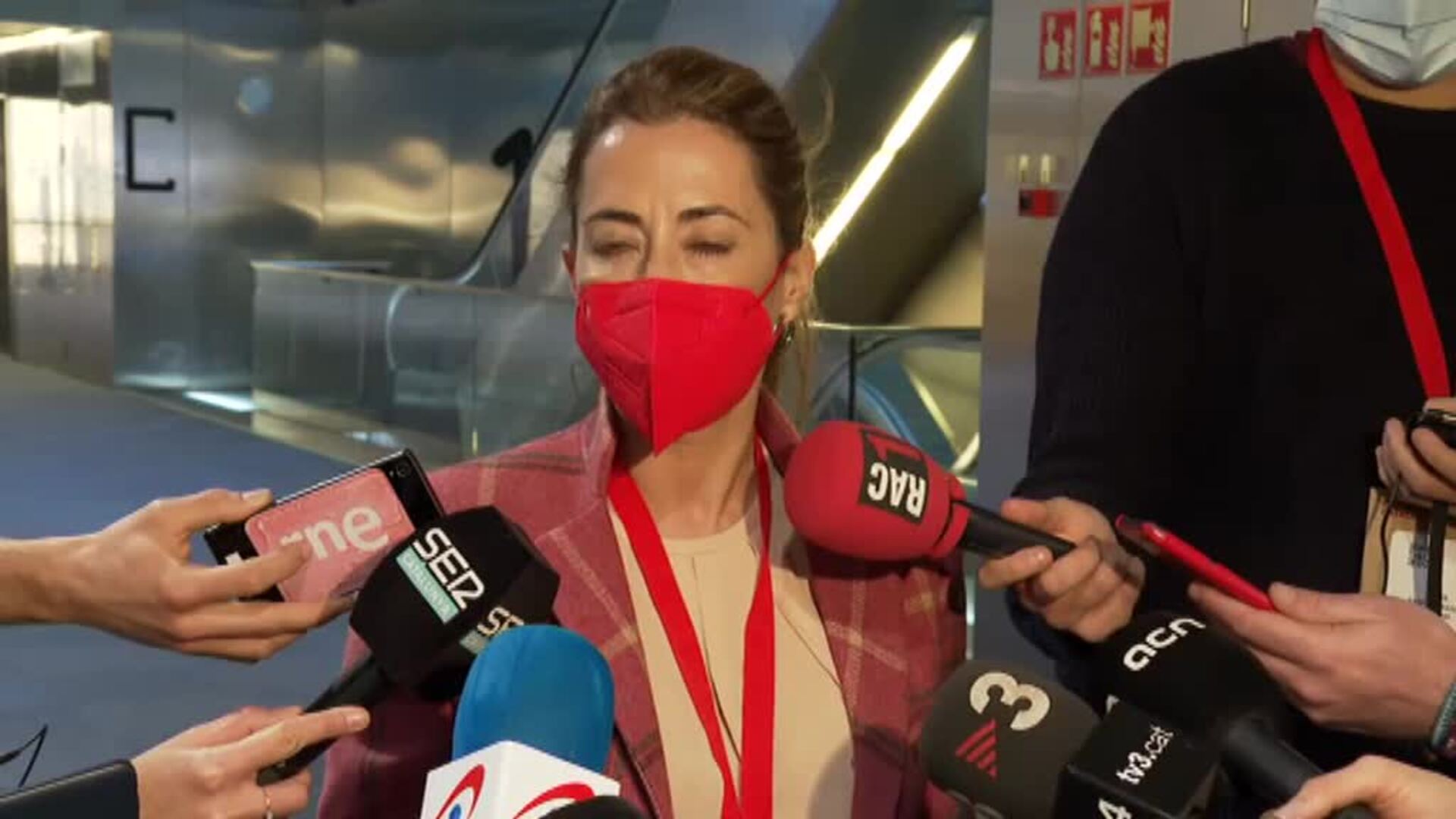 Sánchez confía en que el acuerdo con los Transportistas quede recogido en un decreto ley &quot;como máximo a finales de febrero&quot;