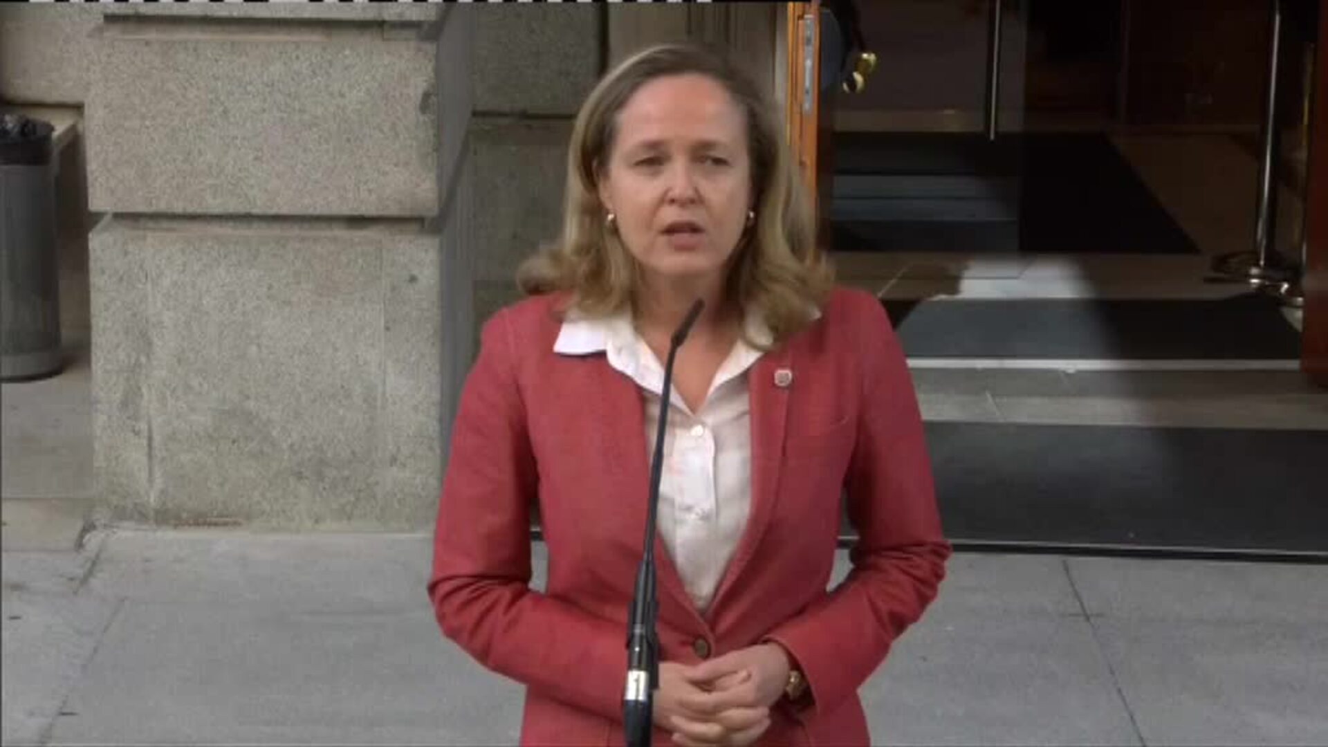 Calviño sobre CaixaBank: &quot;Vamos a seguir marcando una línea de negociación que minimice el impacto negativo sobre el empleo&quot;