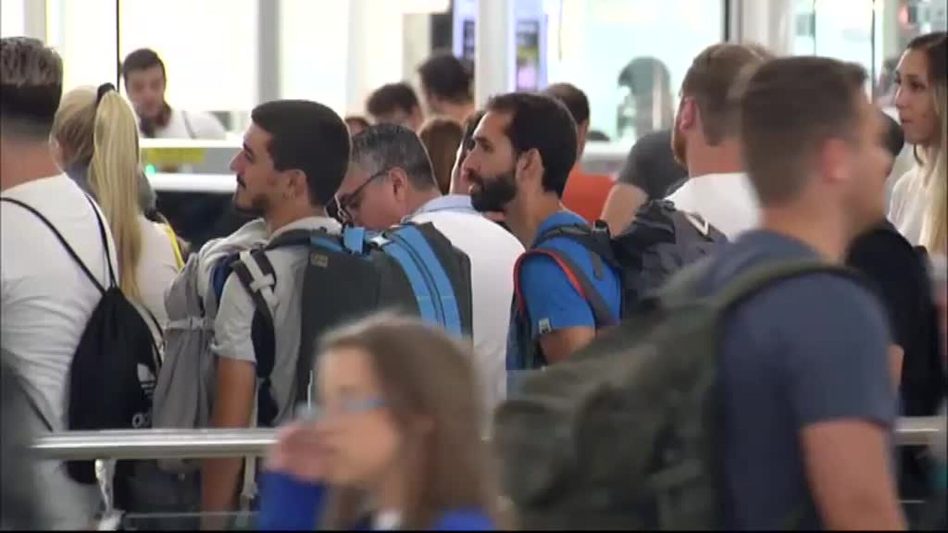 El Aeropuerto del Prat se prepara para la huelga indefinida