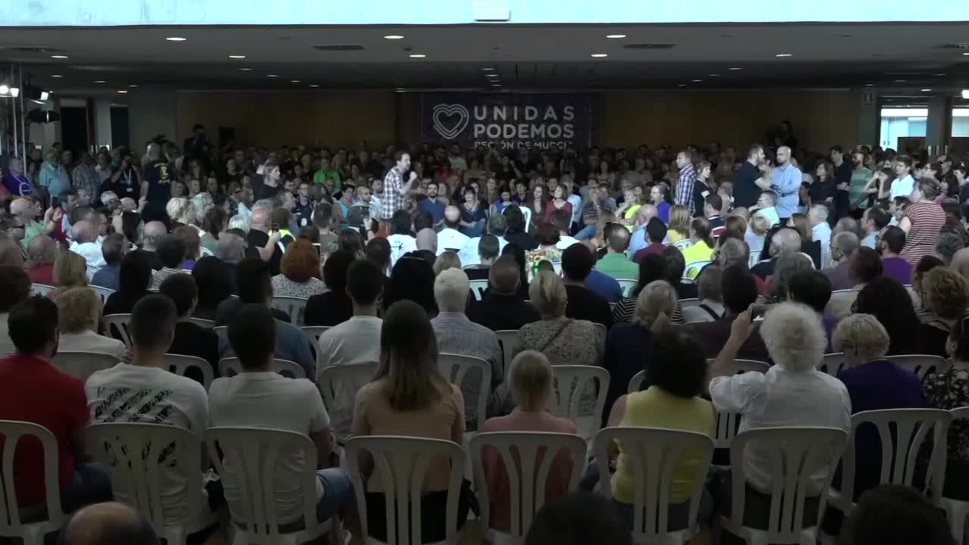 Iglesias: &quot;Se está preparando un acuerdo entre PP y PSOE&quot;