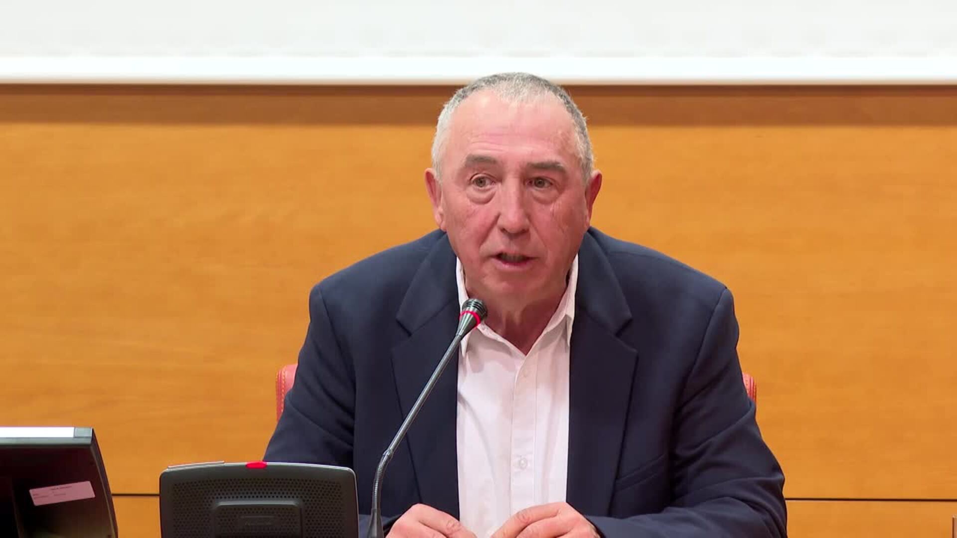 Compromís cree que el PP debe expulsar a Mazón del grupo parlamentario si no entrega acta